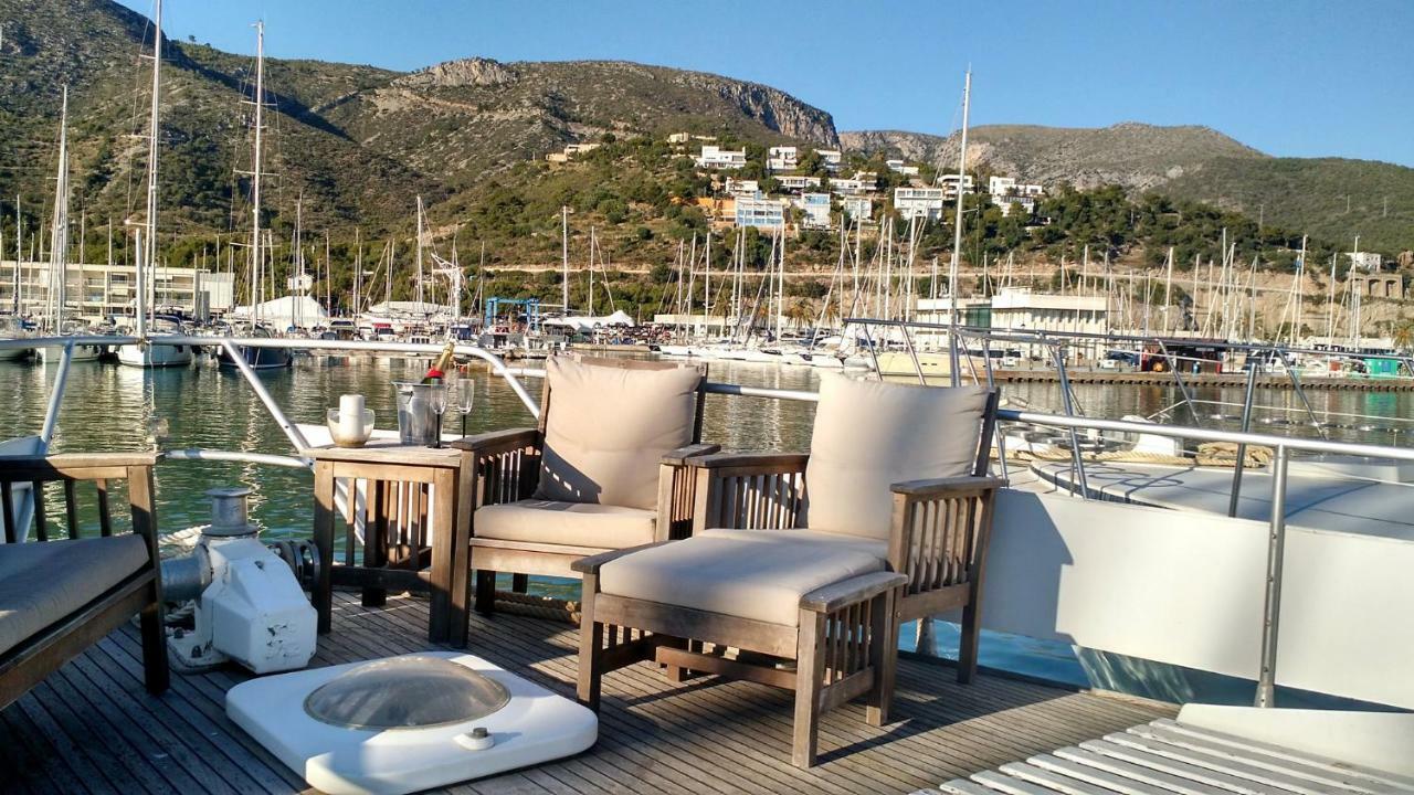 Your Own Private Yacht Hotel Sant Adria de Besos Exterior photo